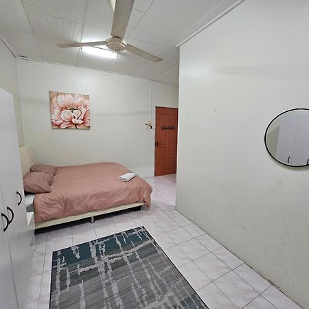 Ruhani Homestay 3 Kb - 4 Bedroom Fully Airconditioned With Wifi & Netflix Kota Bharu Dış mekan fotoğraf