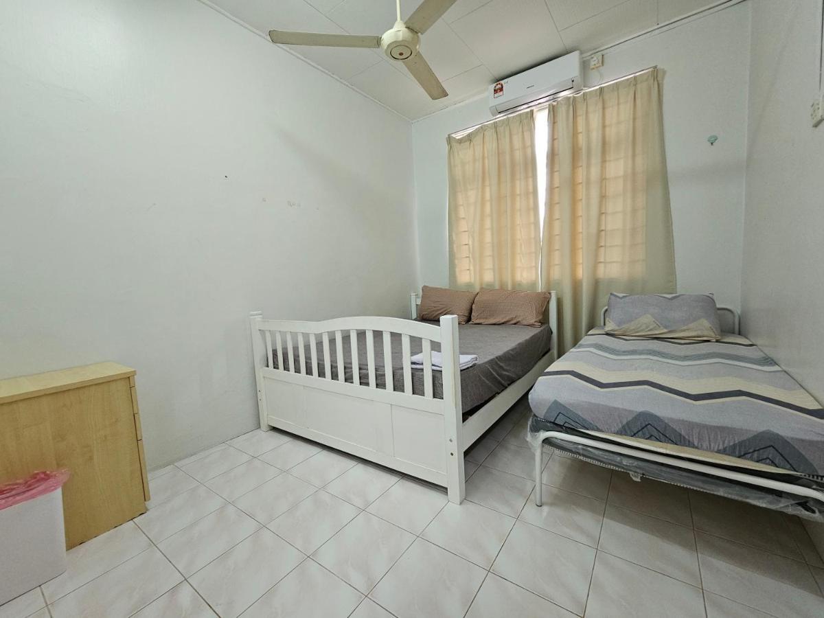 Ruhani Homestay 3 Kb - 4 Bedroom Fully Airconditioned With Wifi & Netflix Kota Bharu Dış mekan fotoğraf