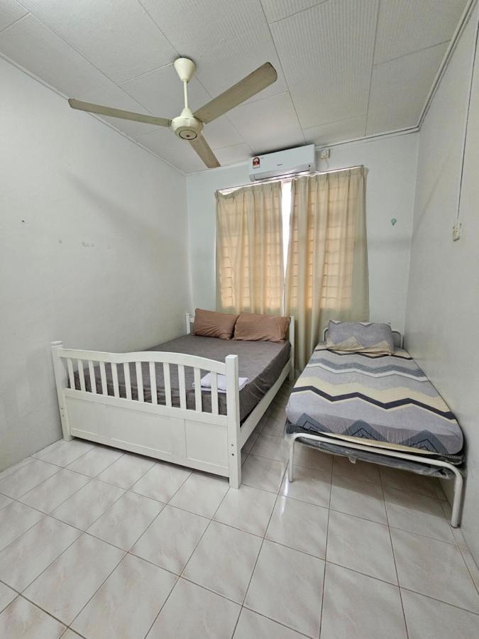 Ruhani Homestay 3 Kb - 4 Bedroom Fully Airconditioned With Wifi & Netflix Kota Bharu Dış mekan fotoğraf