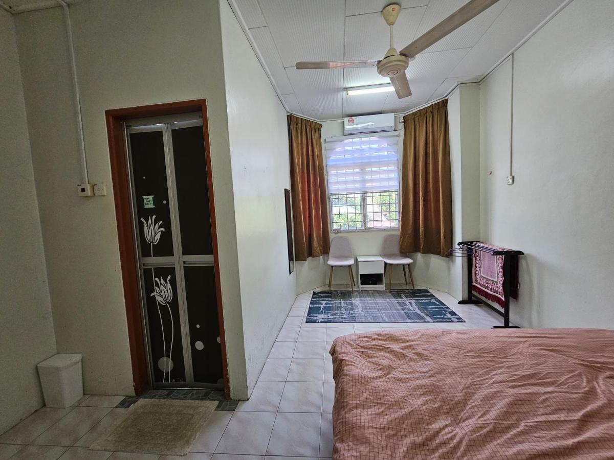 Ruhani Homestay 3 Kb - 4 Bedroom Fully Airconditioned With Wifi & Netflix Kota Bharu Dış mekan fotoğraf