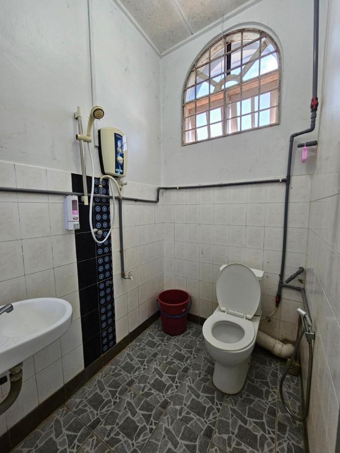 Ruhani Homestay 3 Kb - 4 Bedroom Fully Airconditioned With Wifi & Netflix Kota Bharu Dış mekan fotoğraf