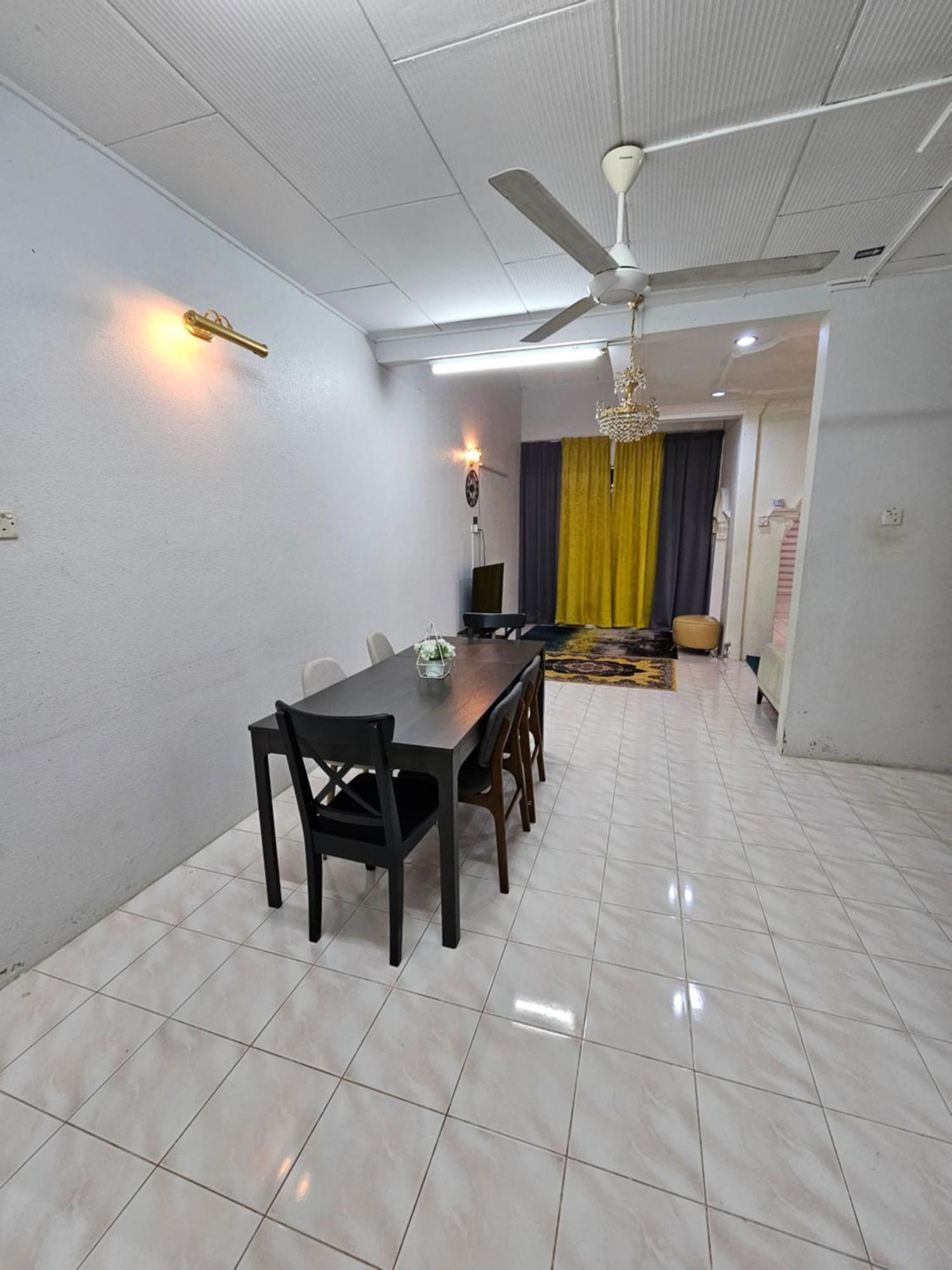 Ruhani Homestay 3 Kb - 4 Bedroom Fully Airconditioned With Wifi & Netflix Kota Bharu Dış mekan fotoğraf